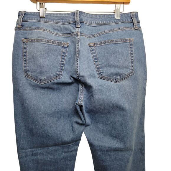 St. John's Bay Straight Leg Light Wash Jeans 12 Petite - Picture 5 of 9